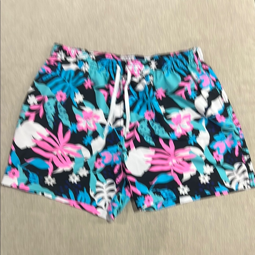 Chubbies Pink and Blue Bermuda Shorts Vibrant Floral Design 5.5 inseam